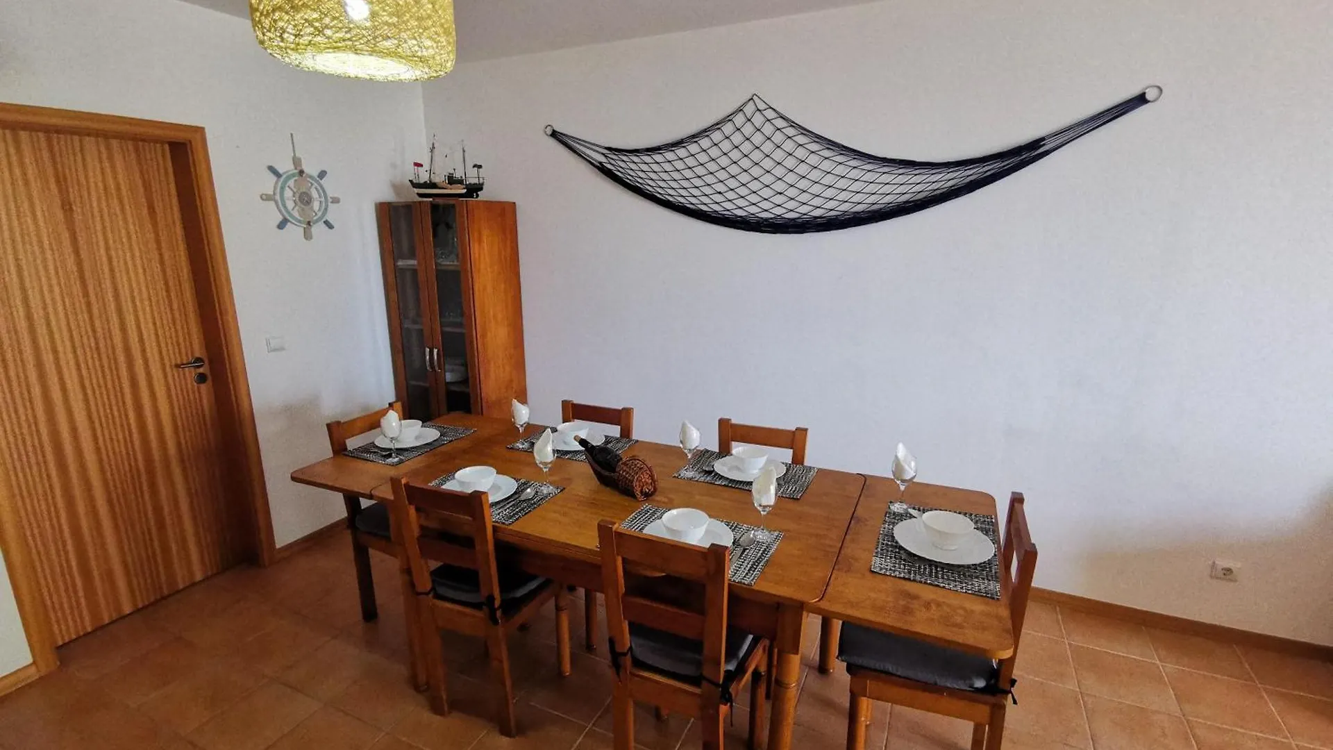 Sea & Sand Guest House بورتو سانتو 0*,  البرتغال