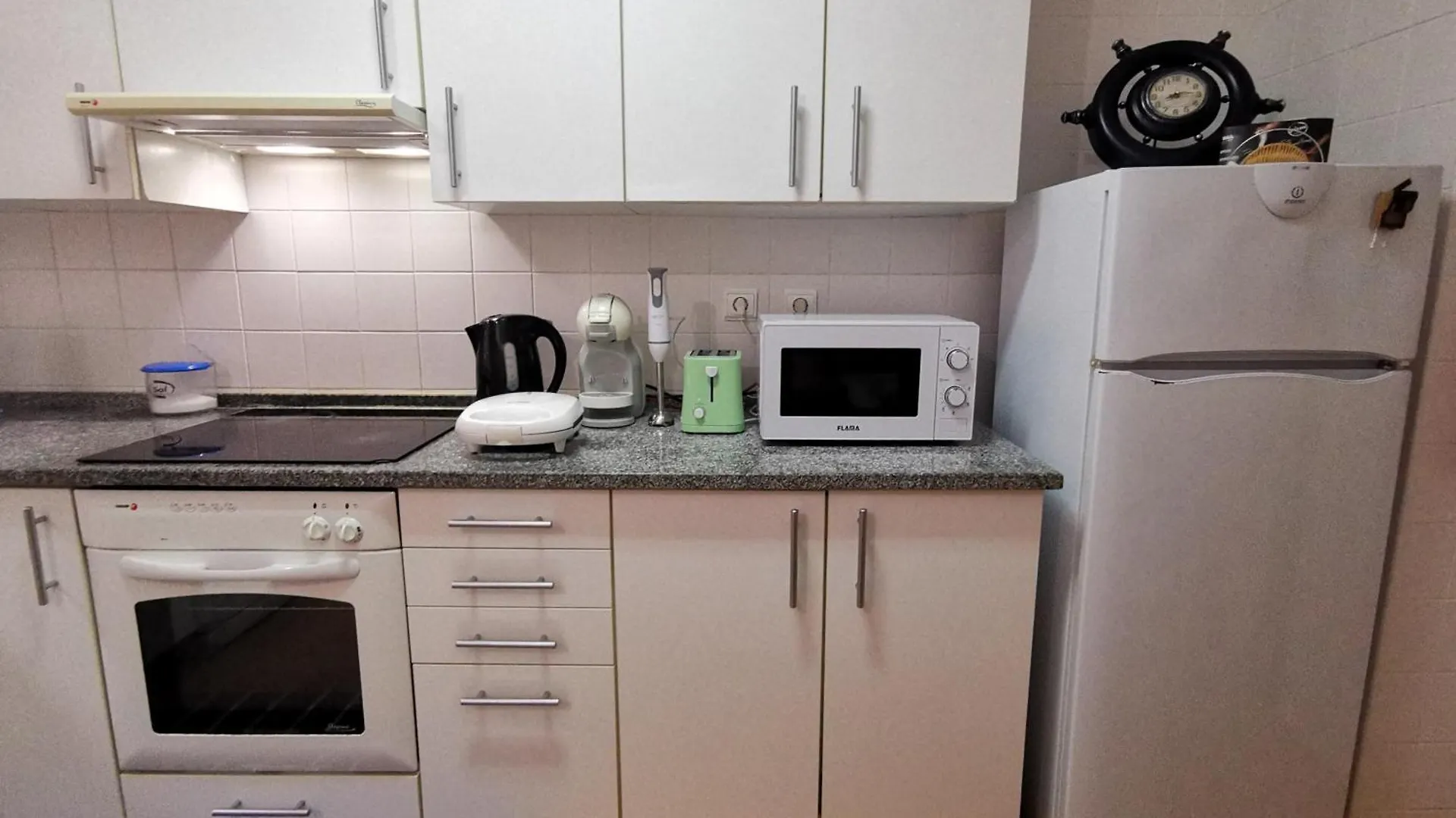 Sea & Sand Guest House بورتو سانتو 0*,